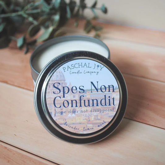 Spes Non Confundit Candle Tin on wood background